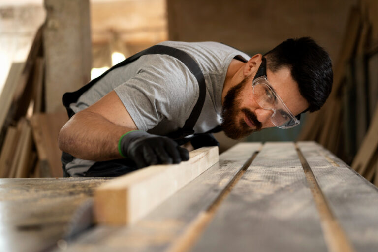 Master Builders: Expert Carpenters in the Art of Framing